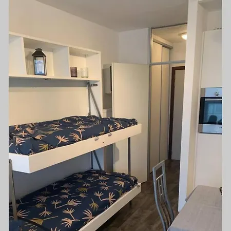Appartement Zonnige Studio Hartje Nieuwpoort-bad Met Parkeerplaats Nieuport